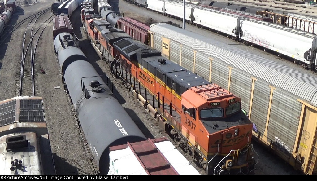 BNSF mixed freight